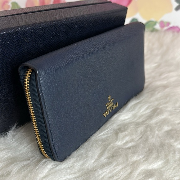 💯Authentic Prada Black Leather Wallet🍀 - Picture 7 of 14